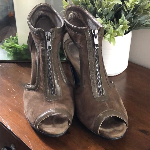 Suede Peep Toe Zip Up Shoes Fawn - Picture 2 of 3